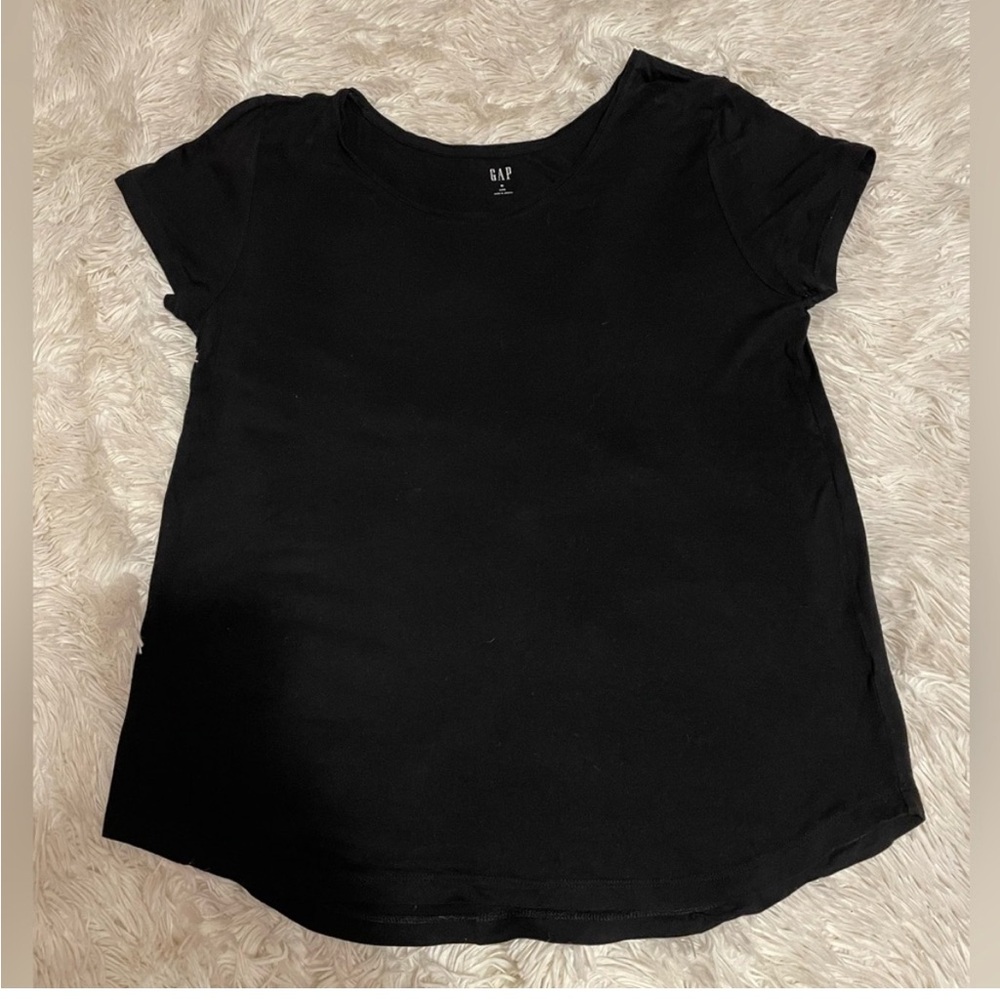 Women’s GAP T-shirt